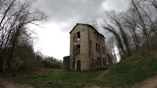 Abandoned_building_cloud_timelapse.mp4